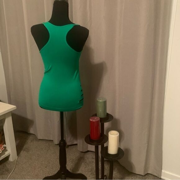 NWT Ladies Tank   - Picture 2 of 8
